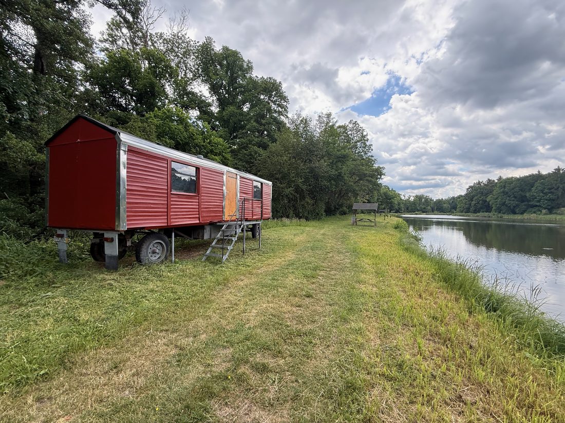 🌿 Idyllische Lage am Wasser – Bauwagen Angelpark Neue Mühle